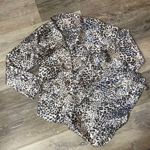 Victoria's Secret Other - Victoria Secret Medium PJ set